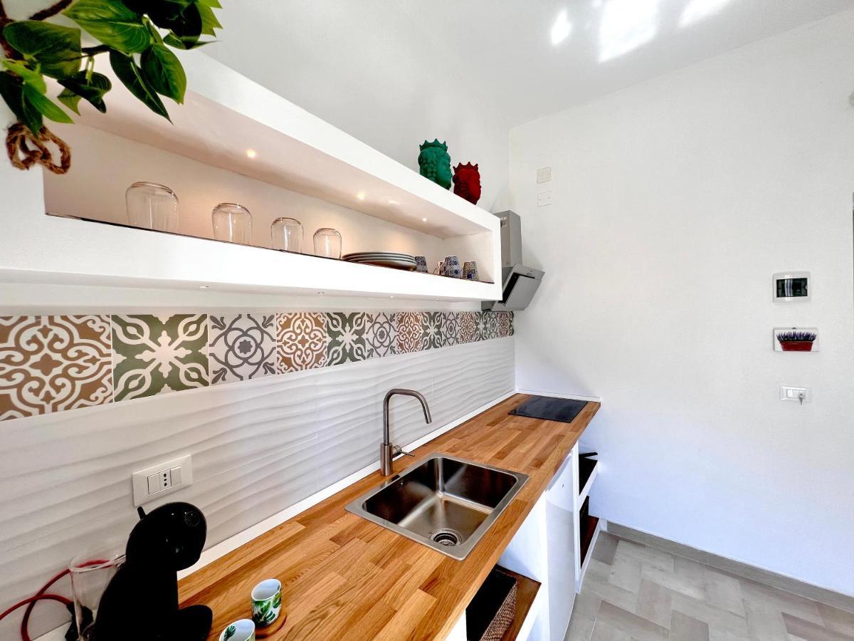 Villa Di Nera Apartments Палермо Екстериор снимка